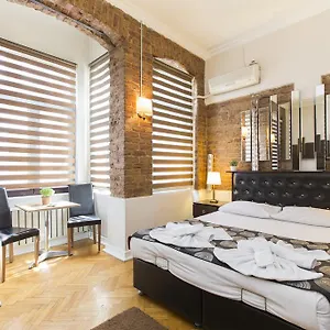 https://taksim-aygunes-suite.istanbul-turkeyhotels.com